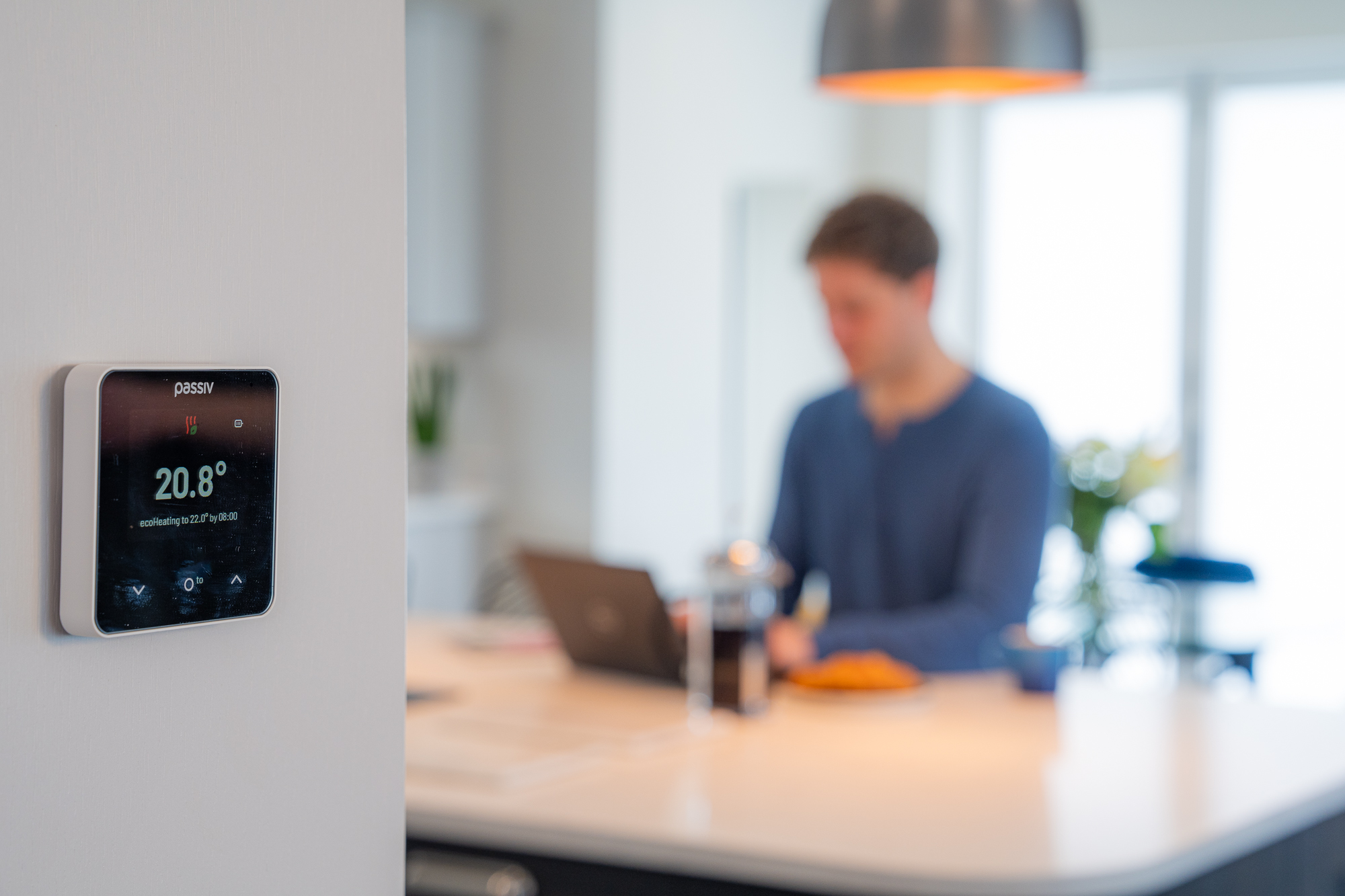 How Smart Thermostats Align with the UK’s Low-Carbon Heating Future 