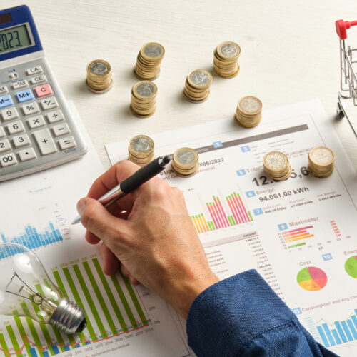 ADE Hails Energy Price Drop as Proof Clean Energy Transition Slashes Bills 