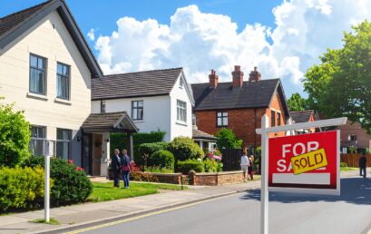 UK House Prices Reach Record High of £299,331, Halifax Reports
