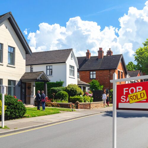 UK House Prices Reach Record High of £299,331, Halifax Reports