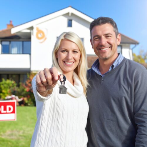 Mortgage Rates Fall as Bank of England Holds Base Rate – A Boost for UK Homebuyers