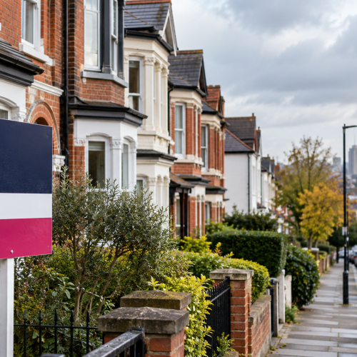 UK Housing Market Faces Growing Pressure as Mortgage Rates Rise